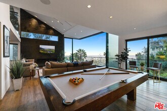 8514 Franklin Ave in Los Angeles, CA - Building Photo - Building Photo