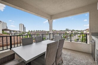 4740 NW 84th Ave in Doral, FL - Foto de edificio - Building Photo