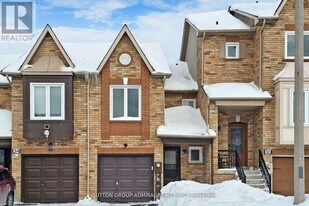 32 Kelso Crescent in Vaughan, ON - Building Photo