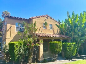 5225 De Longpre Ave in Los Angeles, CA - Building Photo