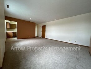 208 E 5th St in York, NE - Building Photo - Building Photo