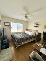 13940 Barrymore St in San Diego, CA - Building Photo