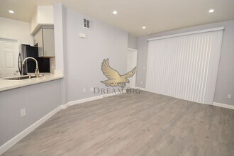 7155 S Durango Dr in Las Vegas, NV - Building Photo - Building Photo