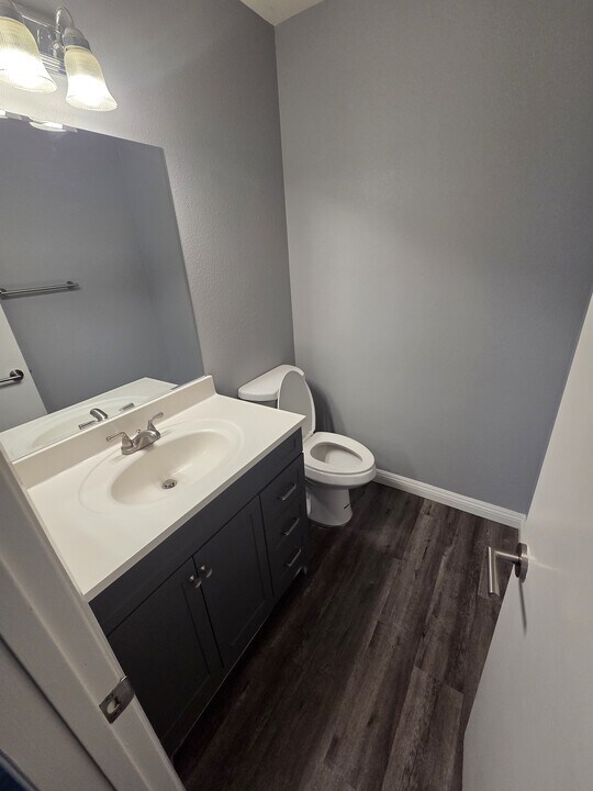 2012 E Mission Ave in Escondido, CA - Building Photo