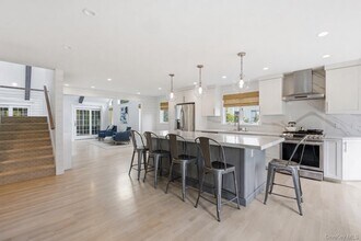 1 Canal Way in Hampton Bays, NY - Building Photo - Building Photo