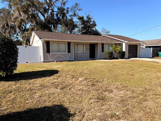 376 Providence Blvd in Deltona, FL - Building Photo - Building Photo