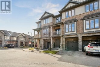 18 Lakefront Dr in Hamilton, ON - Building Photo - Building Photo