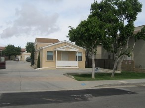 38655 12th St in Palmdale, CA - Foto de edificio - Building Photo