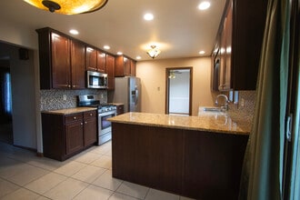 1115 Sioux Dr in Crown Point, IN - Building Photo - Building Photo