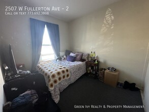 2507 W Fullerton Ave in Chicago, IL - Building Photo - Building Photo