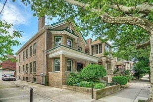 57 Highwood Terrace in Weehawken, NJ - Building Photo