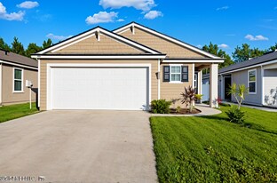 6021 Bucking Bronco Dr in Jacksonville, FL - Building Photo