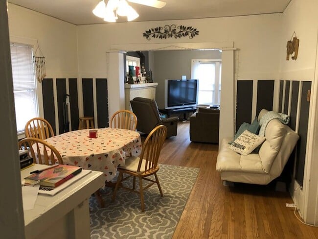 3358 N Downer Ave in Milwaukee, WI - Building Photo - Building Photo