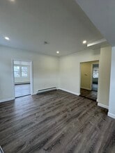 203 N 8th St, Unit 1 in Lindenhurst, NY - Building Photo - Building Photo