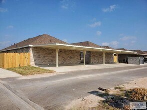 16 Carlisle Ave in Edinburg, TX - Building Photo - Building Photo