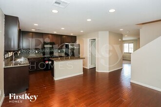 10752 Knickerbocker Ave in Las Vegas, NV - Building Photo - Building Photo