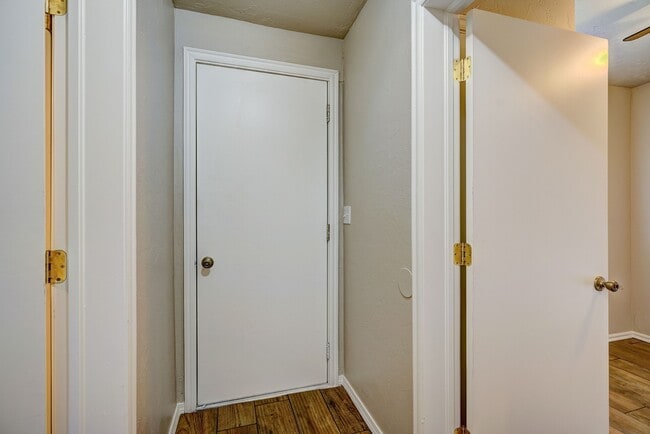 440 Elm Ave in Norman, OK - Foto de edificio - Building Photo