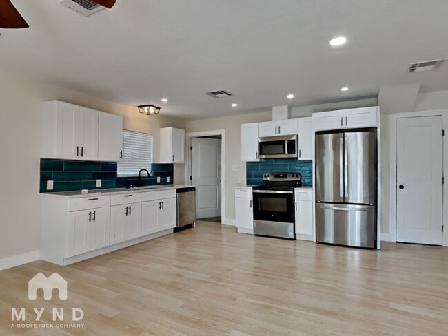 115 Fredonia St in San Antonio, TX - Building Photo - Building Photo