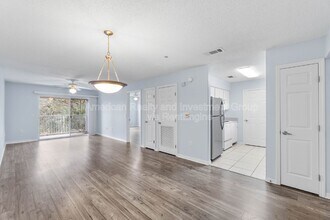 4276 Calinda Ln, Unit Apt 142 in Niceville, FL - Foto de edificio - Building Photo