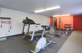 Greenfield Village in Tigard, OR - Building Photo - Interior Photo