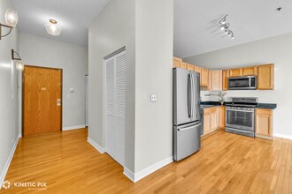 1 S Leavitt St in Chicago, IL - Foto de edificio - Building Photo