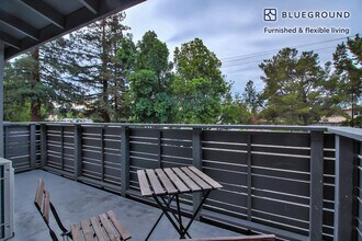 111 N Rengstorff Ave in Mountain View, CA - Building Photo - Building Photo