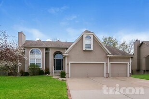 4145 SW Flintrock Dr in Lee's Summit, MO - Building Photo