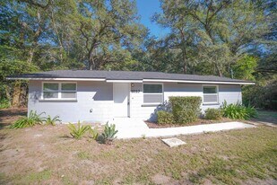 5057 Tillie Ln in Tallahassee, FL - Building Photo