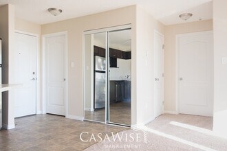 7331-7331 South Terwillegar Dr NW in Edmonton, AB - Building Photo - Building Photo