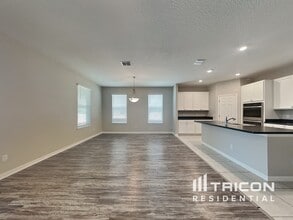 13213 Lake Yale View Loop in Grand Island, FL - Building Photo - Building Photo