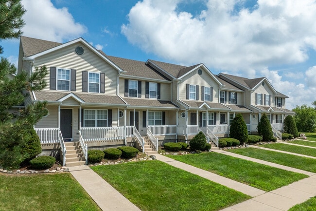 Hunter Star Properties in Dekalb, IL - Building Photo - Building Photo