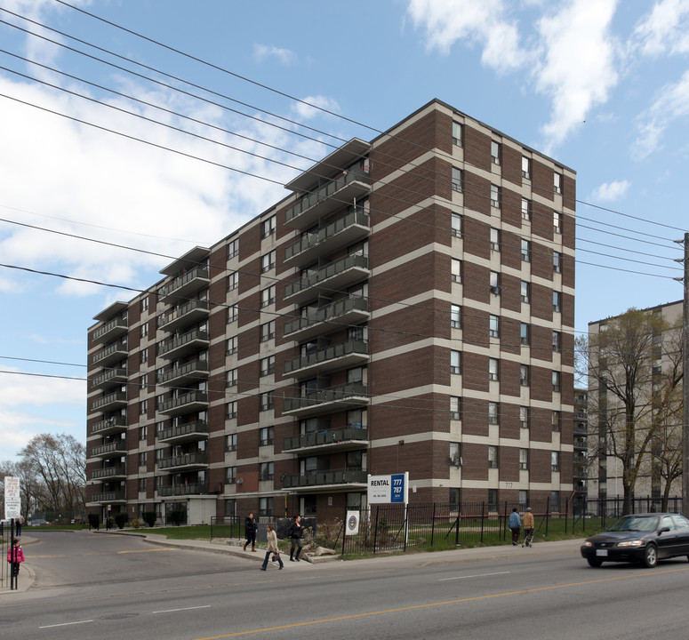 Jane Street Apartments in Toronto, ON - Building Photo