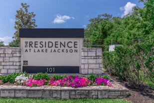 Residence at Lake Jackson Apartments