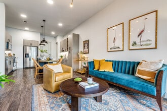 The Chloe in The Colony, TX - Foto de edificio - Building Photo