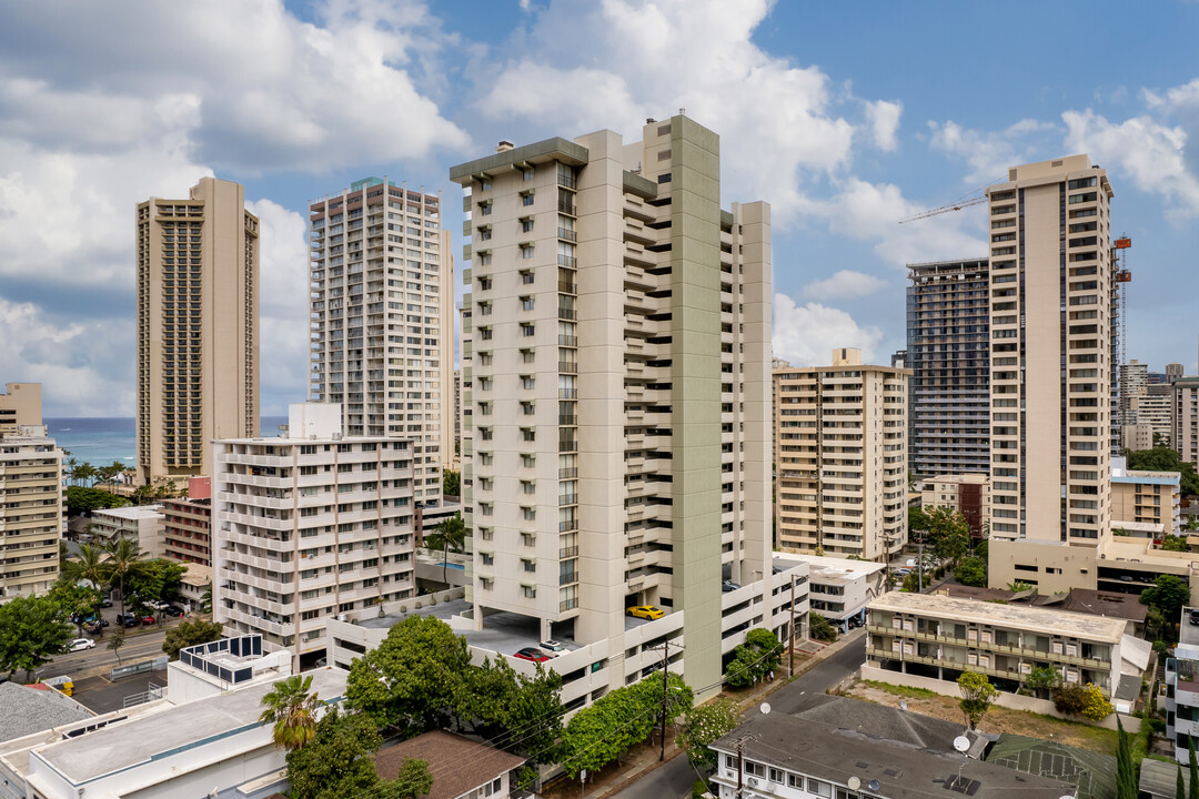 The Governor Cleghorn in Honolulu, HI - Building Photo