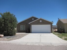 402 Cam Andres in Moriarty, NM - Building Photo