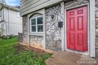 220 N Oak Dr in Belton, MO - Building Photo - Building Photo