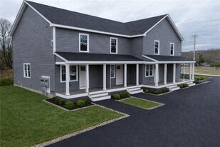 1 Cottage St in Westerly, RI - Building Photo