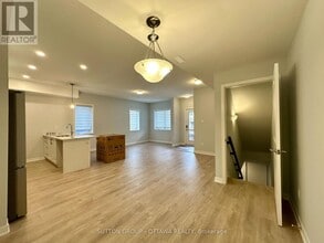 422 Lillian Freiman Private in Ottawa, ON - Building Photo - Building Photo