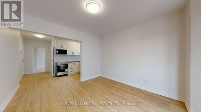 399 Dupont St in Toronto, ON - Building Photo - Building Photo