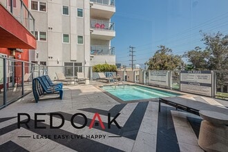 11405 Chandler Blvd in Los Angeles, CA - Building Photo - Building Photo