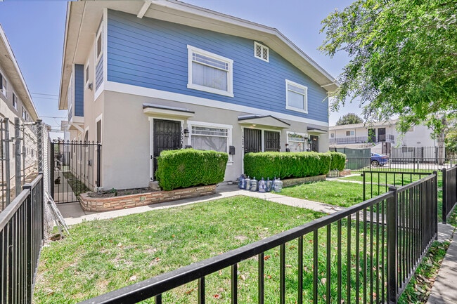 1530 Henderson Ave