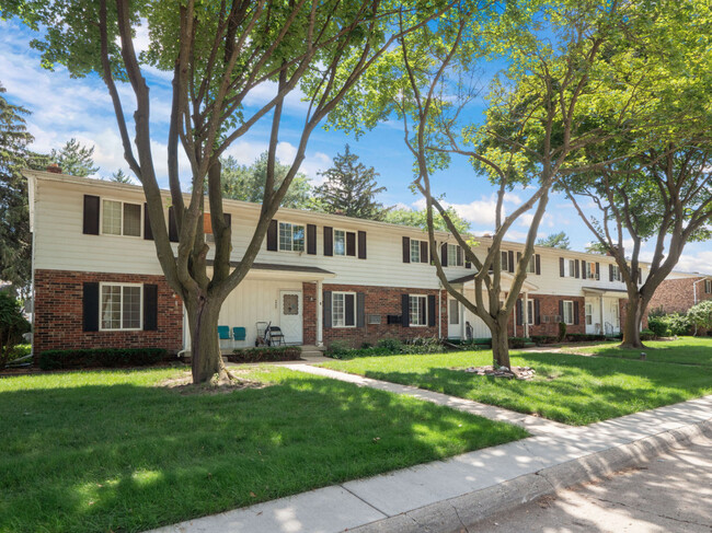 Southgate Townhomes in Flint, MI - Building Photo - Building Photo