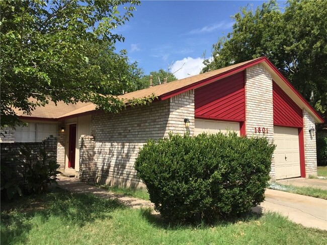 1801 Mearns Meadow Blvd in Austin, TX - Building Photo - Building Photo