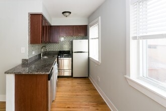 704 Elm Pl, Unit J08P in Highland Park, IL - Building Photo - Building Photo