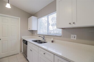 5353 Pale Horse Dr in Orlando, FL - Building Photo - Building Photo