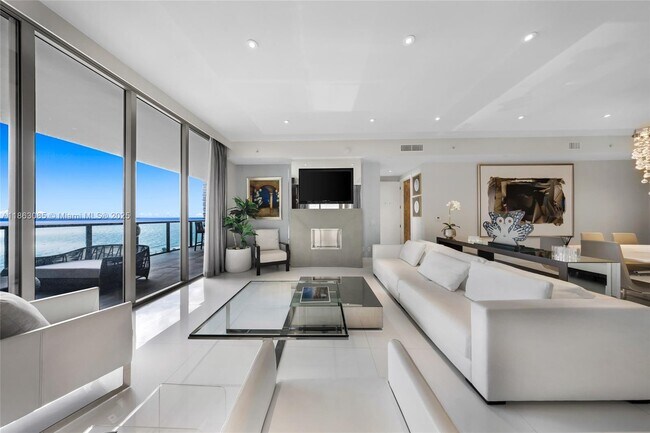 9701 Collins Ave in Miami Beach, FL - Building Photo - Building Photo