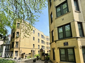 3825 N Greenview Ave, Unit 2A in Chicago, IL - Foto de edificio - Building Photo