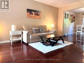 155 Springwater Dr in Ottawa, ON - Building Photo - Building Photo