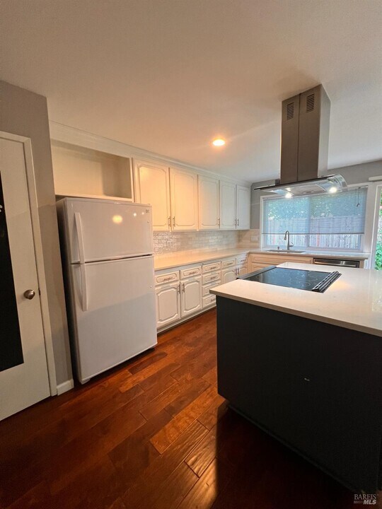 5320 San Luis Ave in Santa Rosa, CA - Building Photo